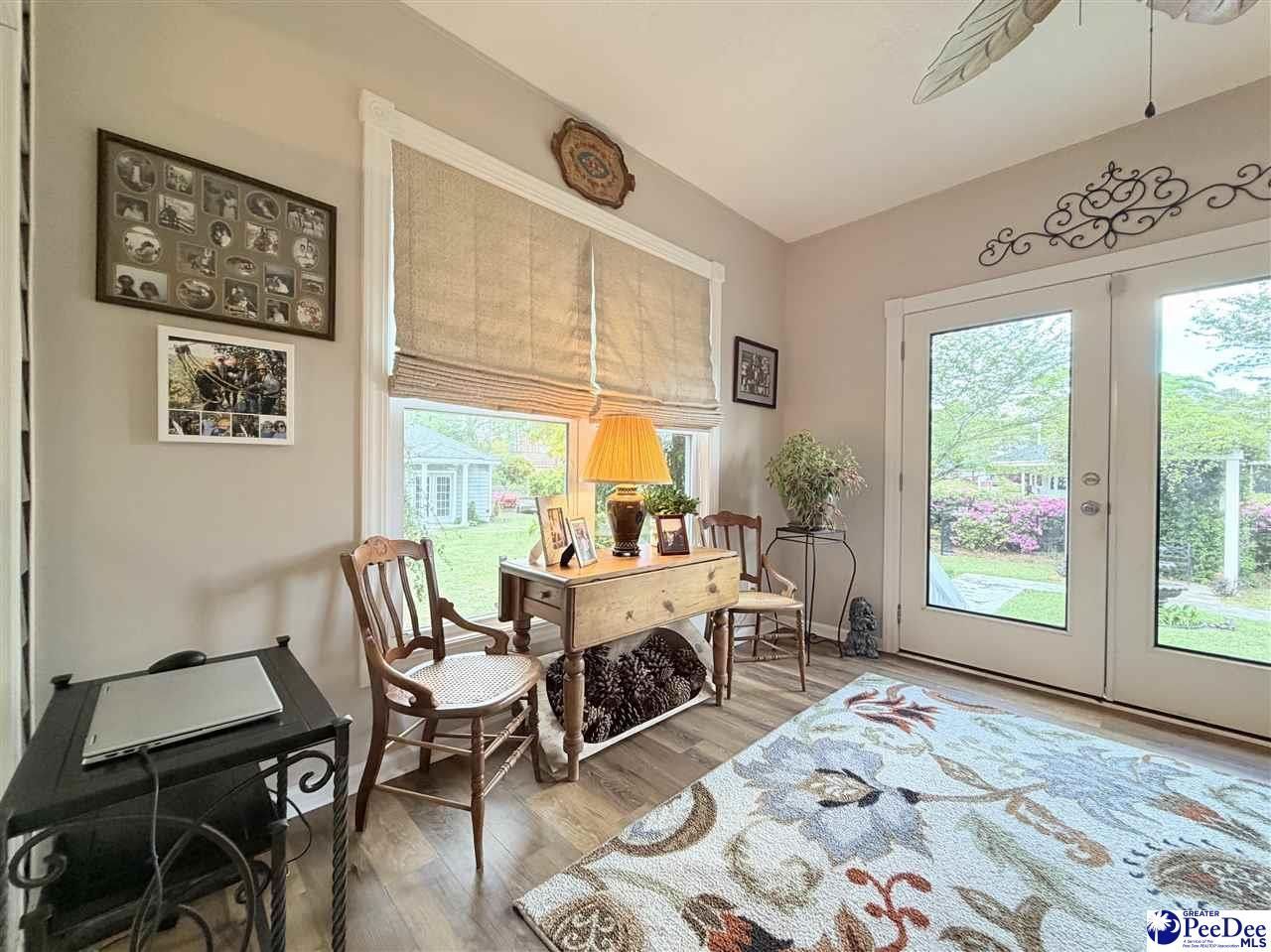 701 Laurel Lane Photo 27