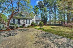 701 Laurel Lane photo 4