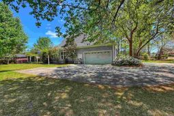 701 Laurel Lane photo 4