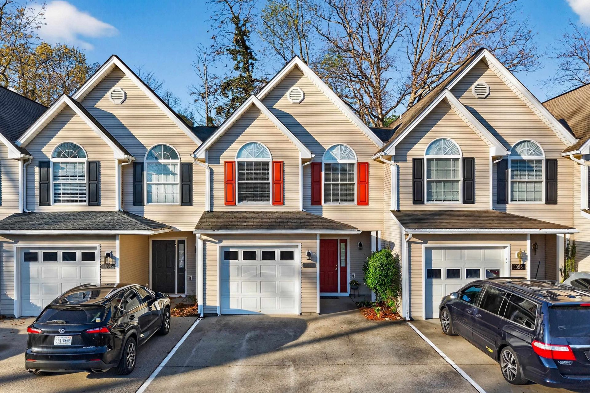 1094 OAKDALE CT primary photo