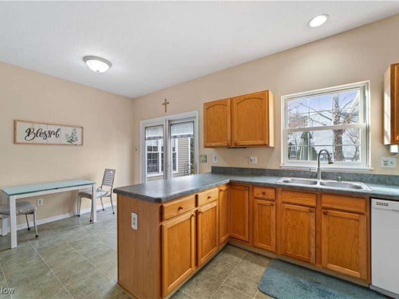 4461 Sexton Road , Cleveland, OH 44105 Photo 11