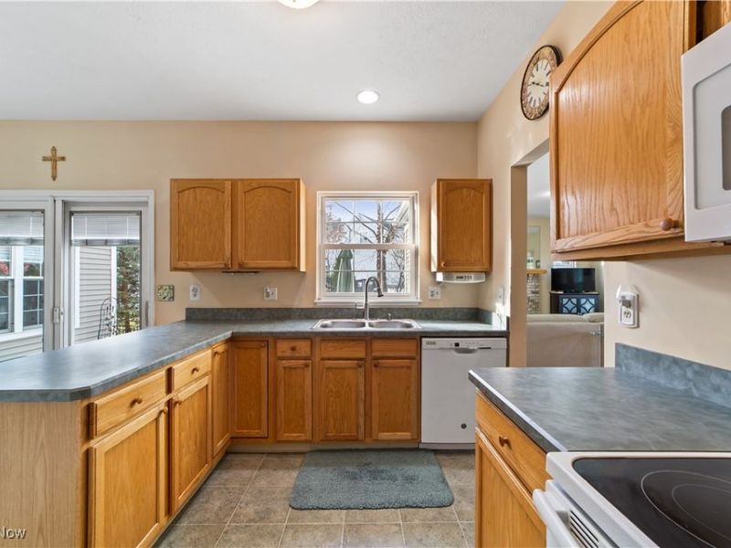 4461 Sexton Road , Cleveland, OH 44105 Photo 8