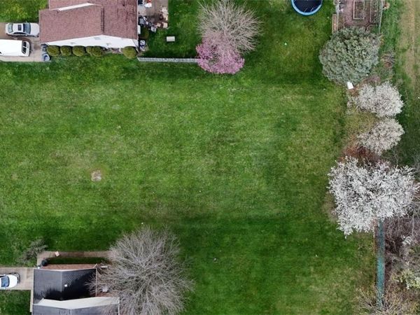 Ellesmere Avenue NW, North Canton, OH 44720