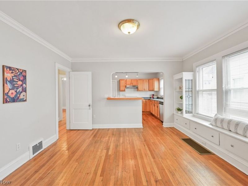 2131 Wascana Avenue , Lakewood, OH 44107 Photo 10