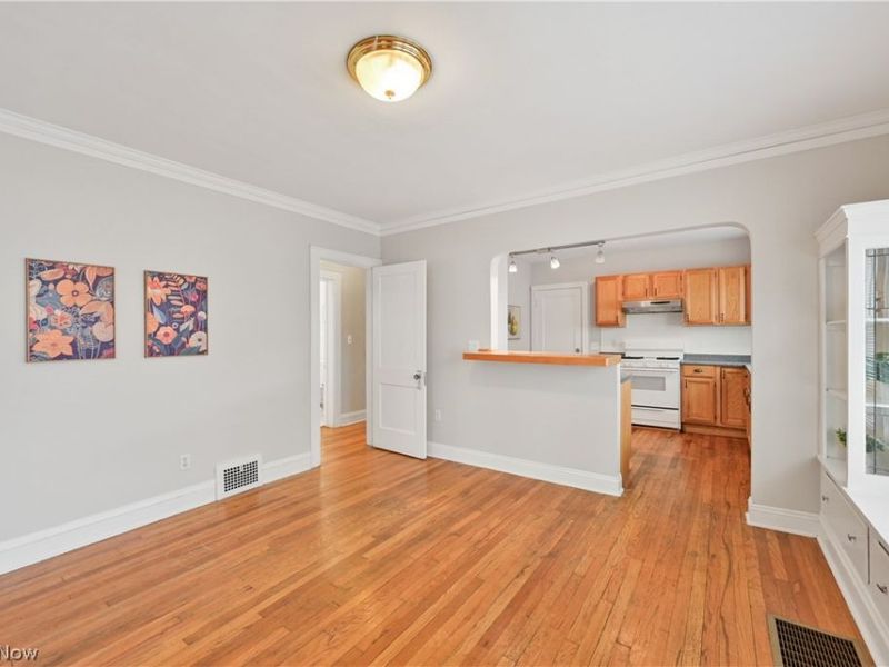 2131 Wascana Avenue , Lakewood, OH 44107 Photo 13