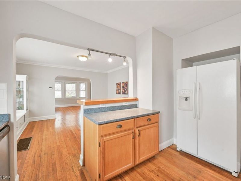 2131 Wascana Avenue , Lakewood, OH 44107 Photo 16