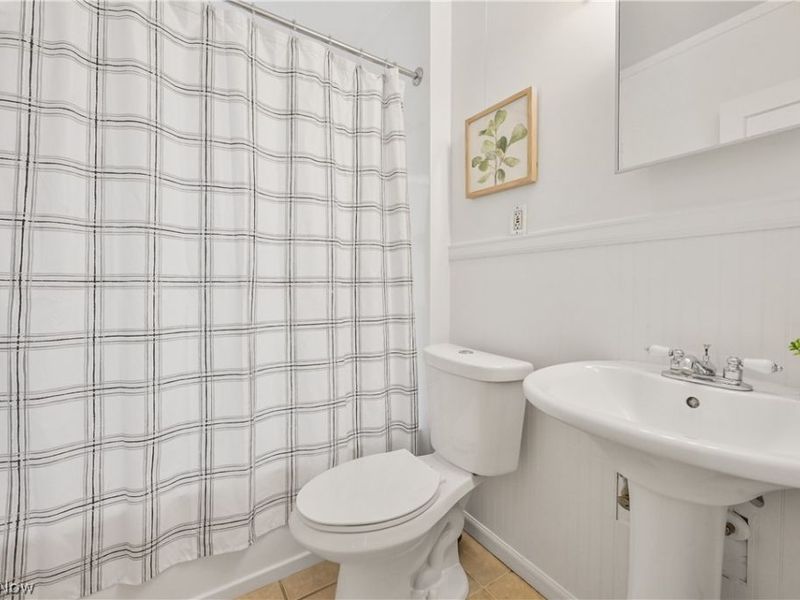 2131 Wascana Avenue , Lakewood, OH 44107 Photo 21