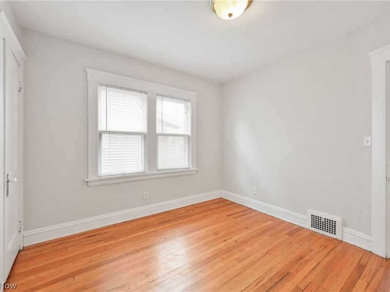 2131 Wascana Avenue , Lakewood, OH 44107 Photo 23