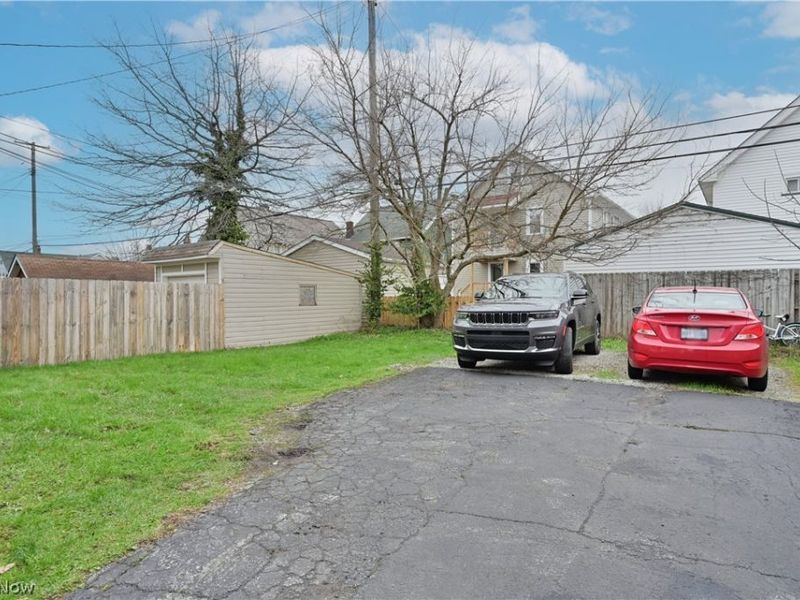 2131 Wascana Avenue , Lakewood, OH 44107 Photo 27