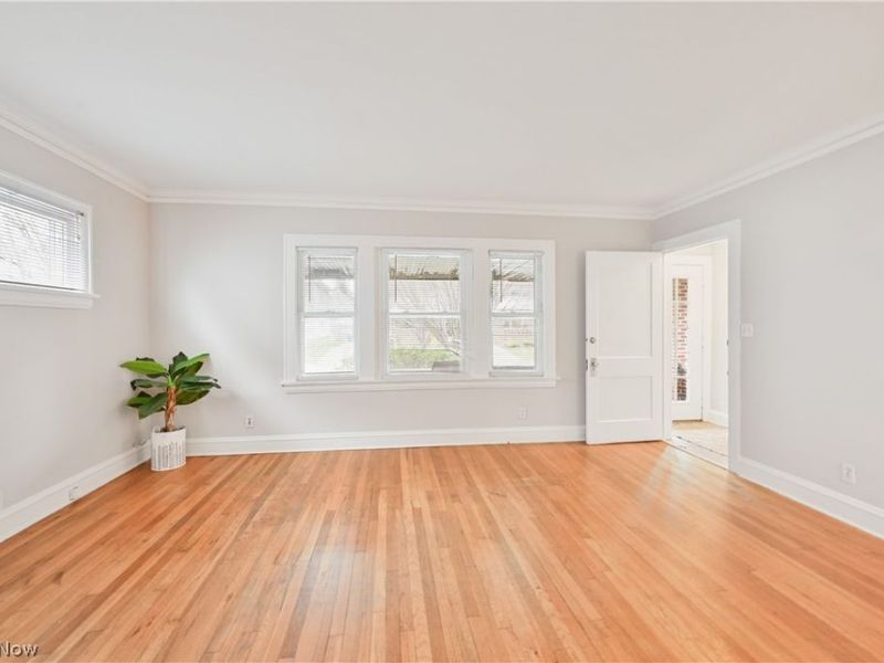 2131 Wascana Avenue , Lakewood, OH 44107 Photo 3