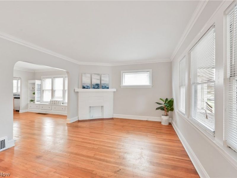 2131 Wascana Avenue , Lakewood, OH 44107 Photo 4