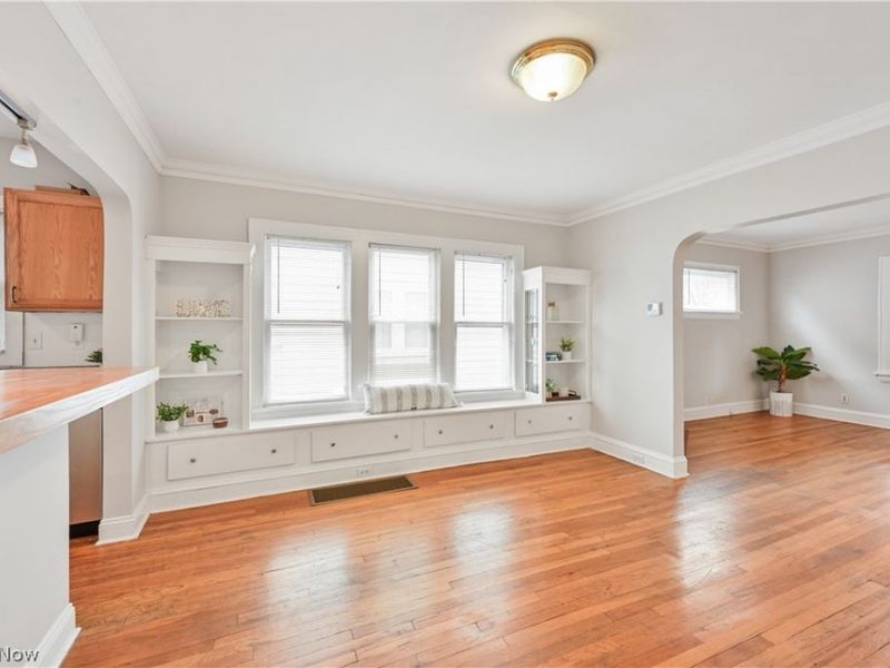 2131 Wascana Avenue , Lakewood, OH 44107 Photo 6