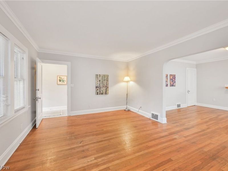 2131 Wascana Avenue , Lakewood, OH 44107 Photo 8