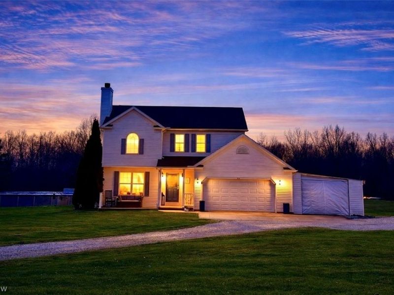 8742 Henderson Road, Diamond, OH 44412 Photo 1