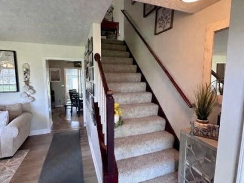 8742 Henderson Road , Diamond, OH 44412 Photo 2