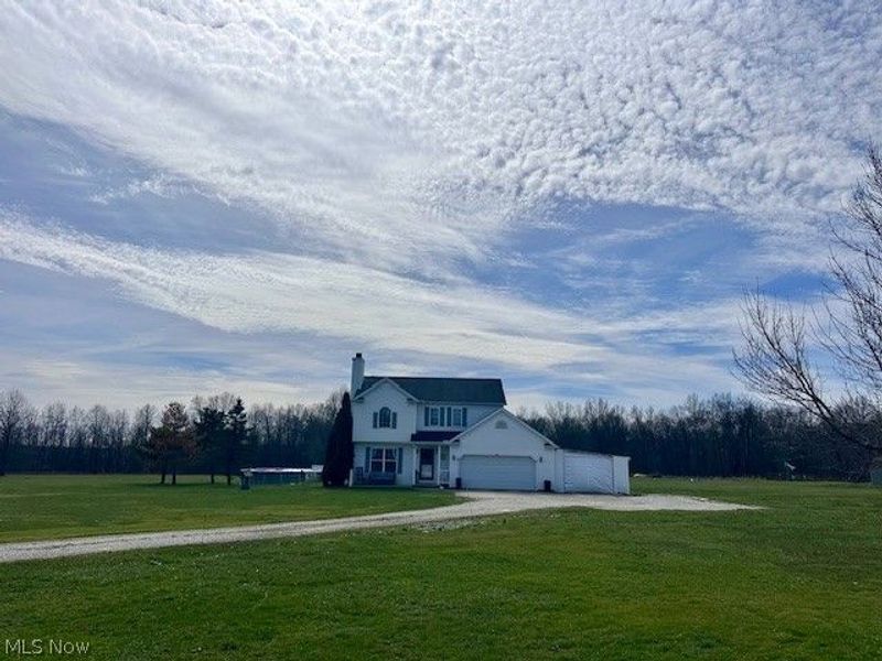 8742 Henderson Road, Diamond, OH 44412 Photo 2