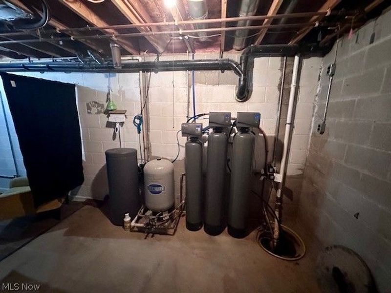 8742 Henderson Road , Diamond, OH 44412 Photo 29