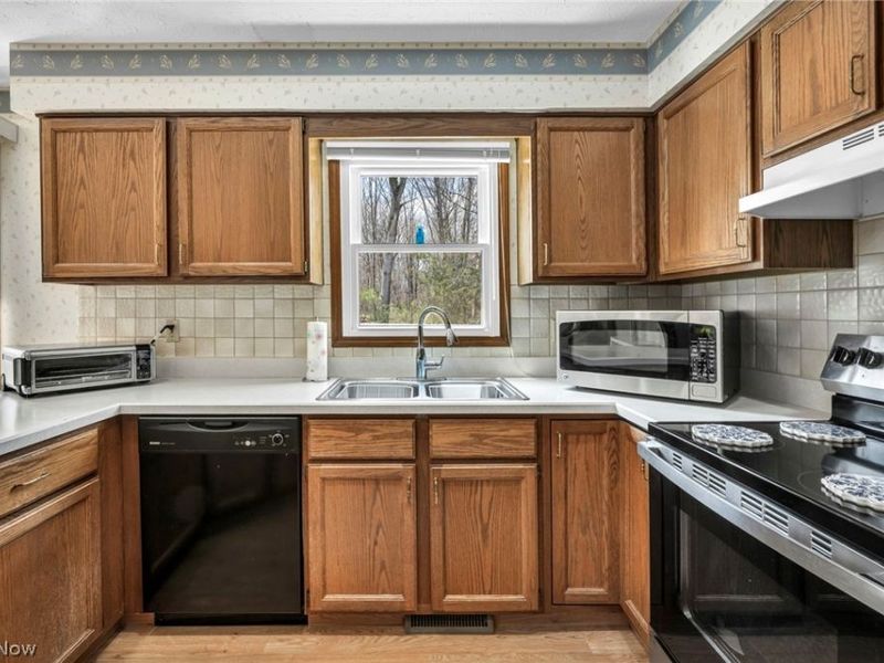 14126 Crystal Creek Drive, Strongsville, OH 44149 Photo 11