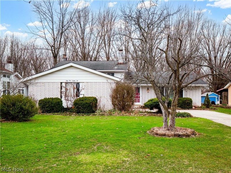 5482 Dorothy Drive , North Olmsted, OH 44070 Photo 2