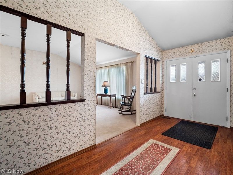 5482 Dorothy Drive , North Olmsted, OH 44070 Photo 3