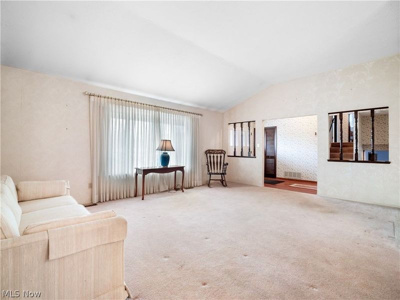 5482 Dorothy Drive , North Olmsted, OH 44070 Photo 4