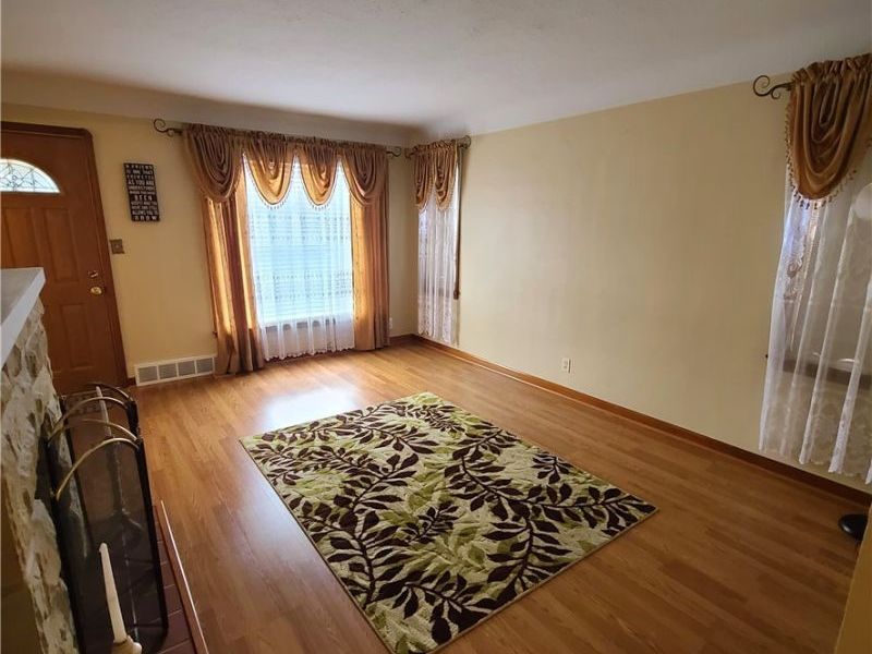 7600 Dartworth , Parma, OH 44129 Photo 6