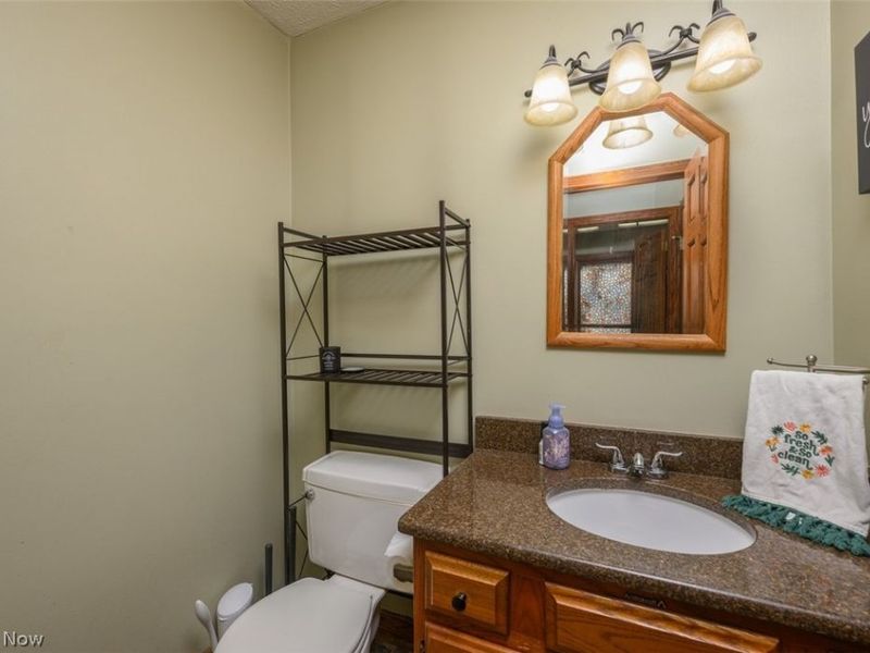 3761 Stratavon Drive NW, North Canton, OH 44720 Photo 12