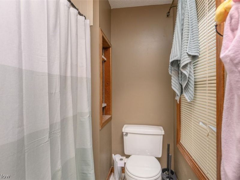 3761 Stratavon Drive NW, North Canton, OH 44720 Photo 17