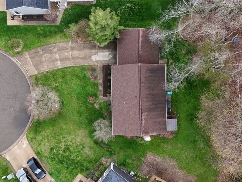 3761 Stratavon Drive NW, North Canton, OH 44720 Photo 3