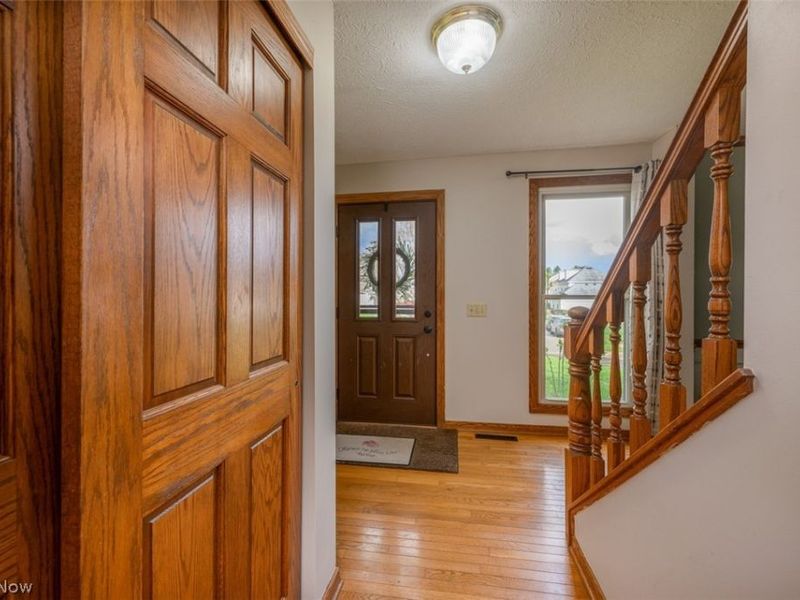 3761 Stratavon Drive NW, North Canton, OH 44720 Photo 4