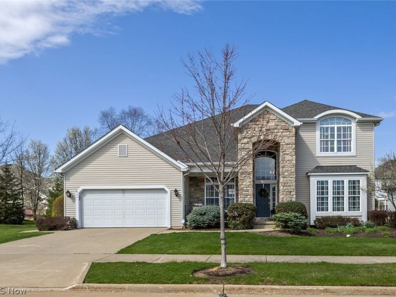 261 Skye Road , Highland Heights, OH 44143 Photo 1