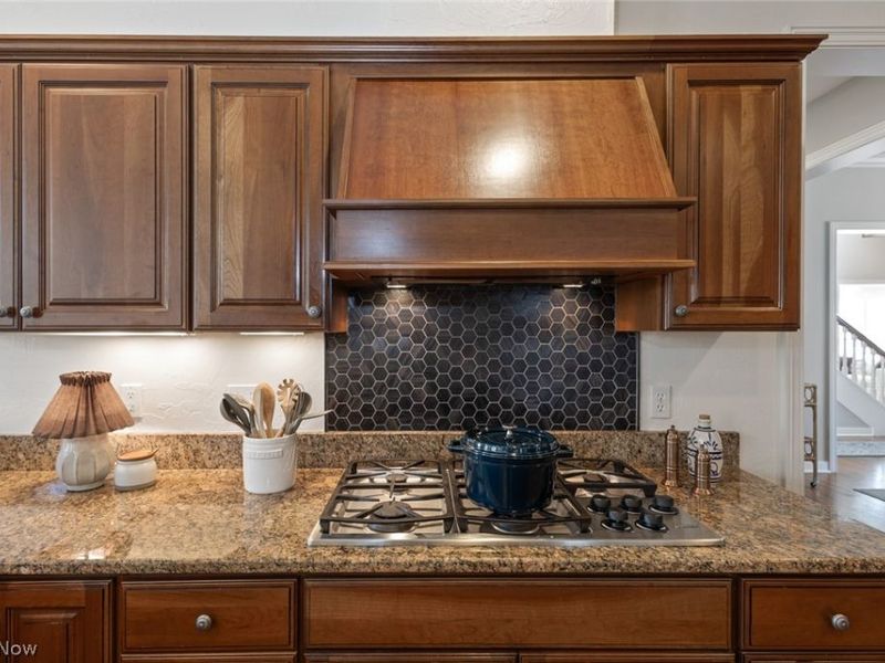 261 Skye Road , Highland Heights, OH 44143 Photo 15