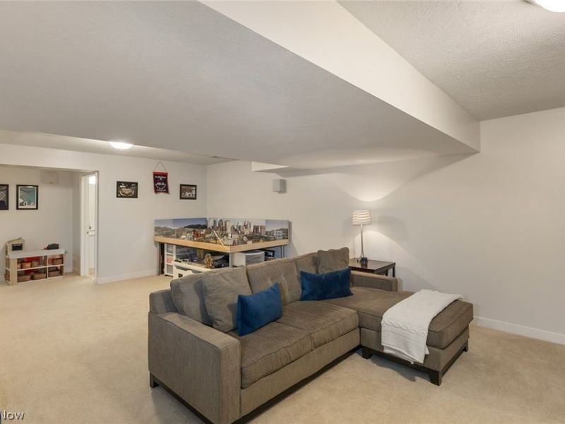 261 Skye Road , Highland Heights, OH 44143 Photo 33