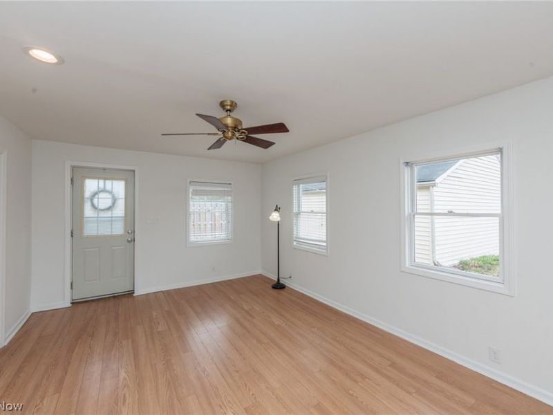 3893 W 210th Street , Fairview Park, OH 44126 Photo 24