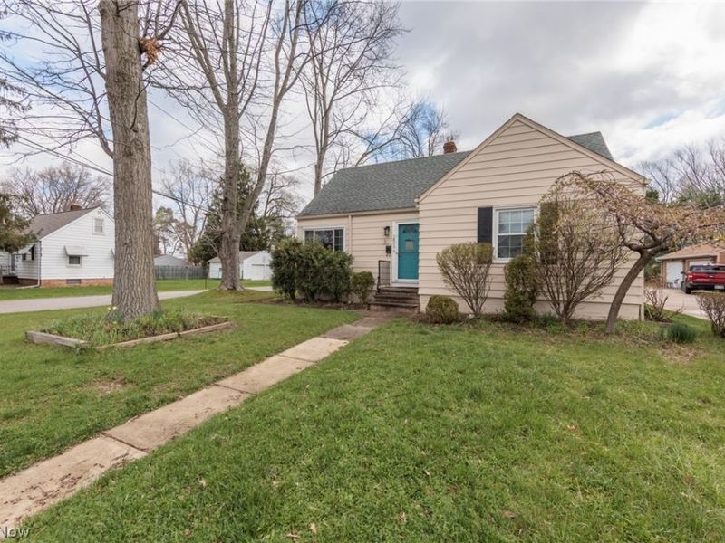 3893 W 210th Street , Fairview Park, OH 44126 Photo 3