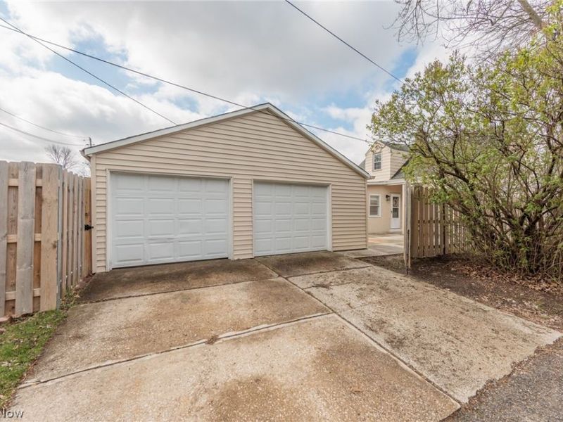 3893 W 210th Street , Fairview Park, OH 44126 Photo 39