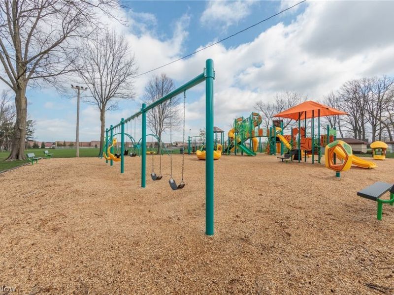 3893 W 210th Street , Fairview Park, OH 44126 Photo 44