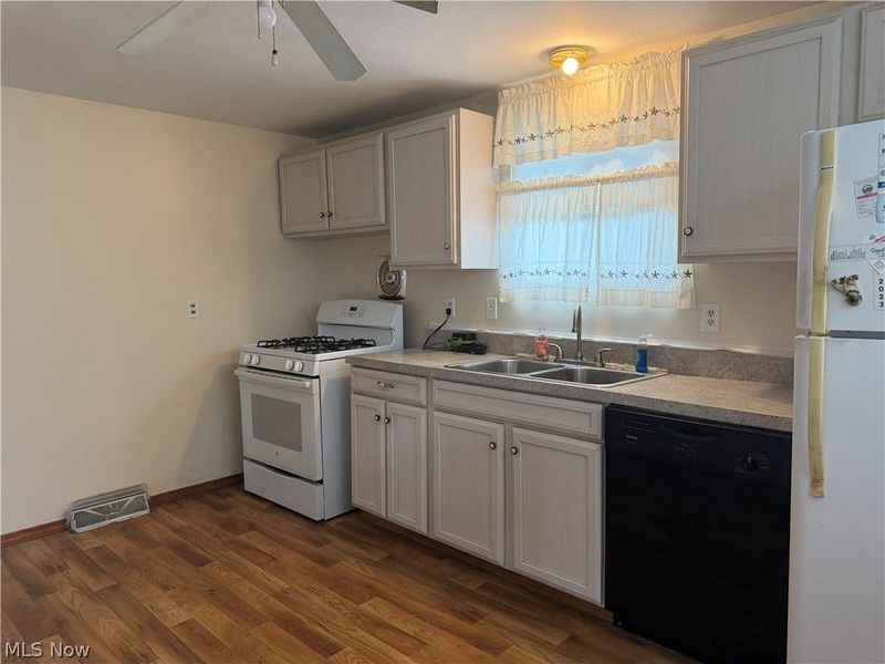 15300 Holland Road , Brook Park, OH 44142 Photo 3