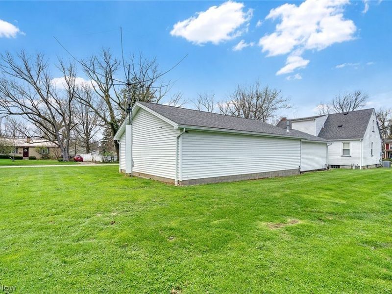 134 E McKinley Way, Poland, OH 44514 Photo 10