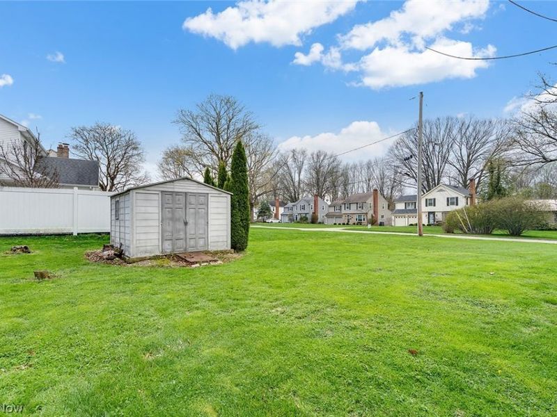 134 E McKinley Way, Poland, OH 44514 Photo 11