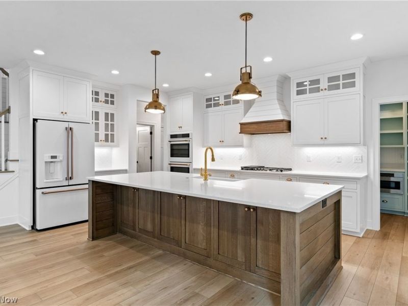 943 Heartridge Drive , Sagamore Hills, OH 44067 Photo 2