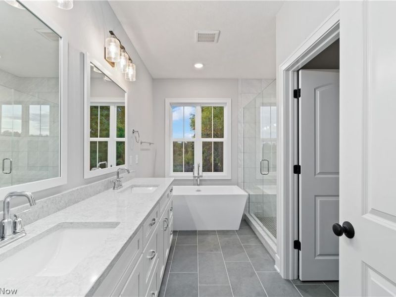 943 Heartridge Drive , Sagamore Hills, OH 44067 Photo 5