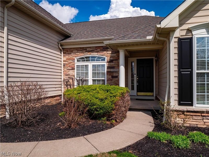 39206 Courseview Drive , Avon, OH 44011 Photo 2