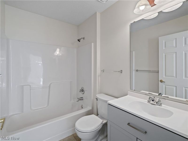 39206 Courseview Drive , Avon, OH 44011 Photo 39