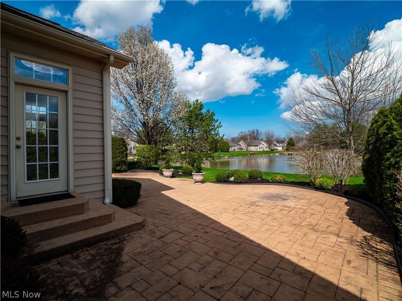 39206 Courseview Drive , Avon, OH 44011 Photo 4