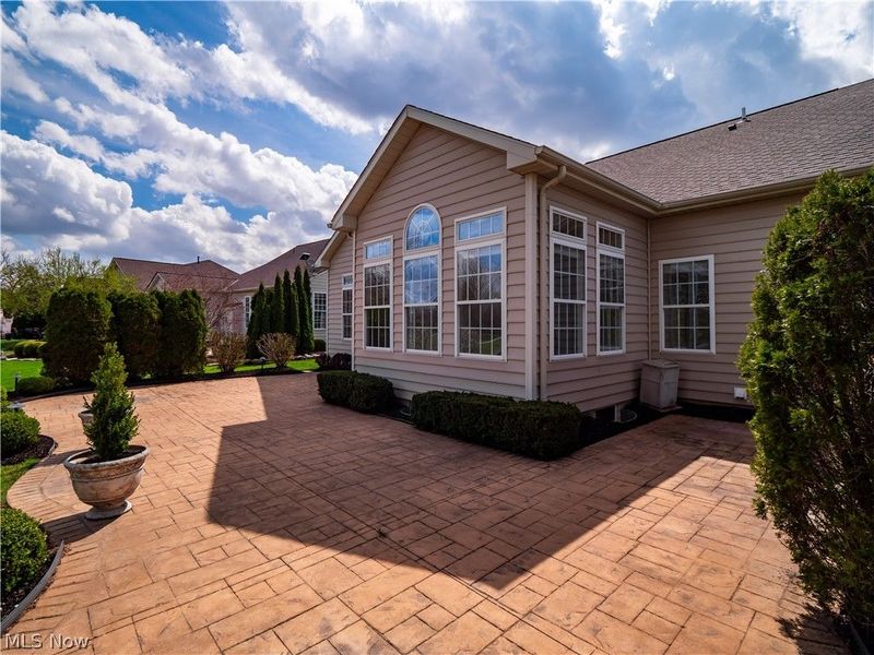 39206 Courseview Drive , Avon, OH 44011 Photo 6
