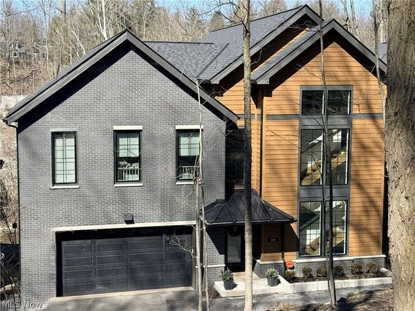 188 Cleveland Street , Chagrin Falls, OH 44022