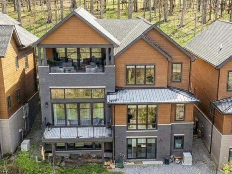 188 Cleveland Street , Chagrin Falls, OH 44022 Photo 2