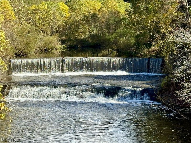 188 Cleveland Street , Chagrin Falls, OH 44022 Photo 3