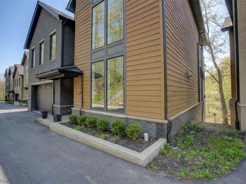 188 Cleveland Street , Chagrin Falls, OH 44022 Photo 4